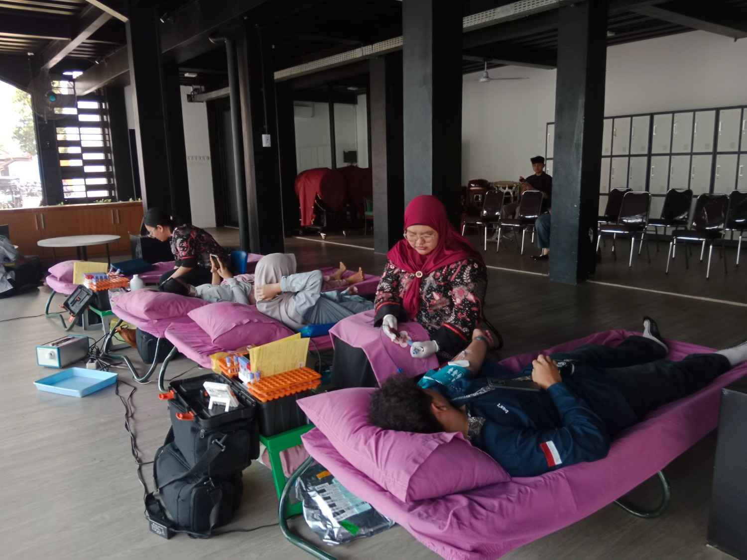Pelaksanaan donor darah yang berlangsung bersama UDD PMI Kota Semarang